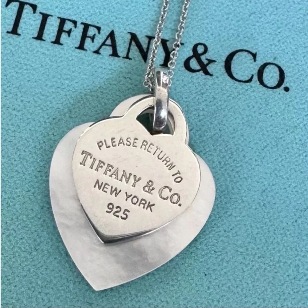 Tiffany Co Sterling Silver Mother of Pearl Double Heart Pendant Necklace 16 In